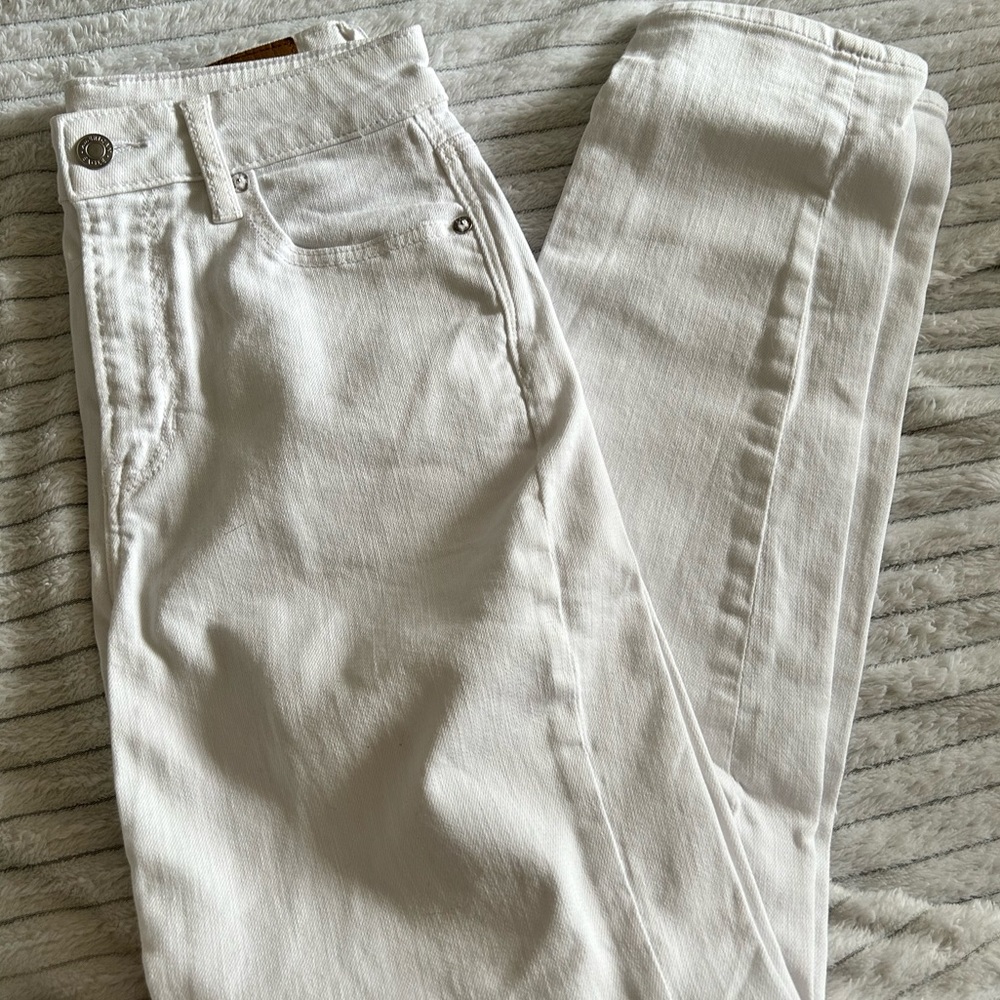 White American eagle mom jeans